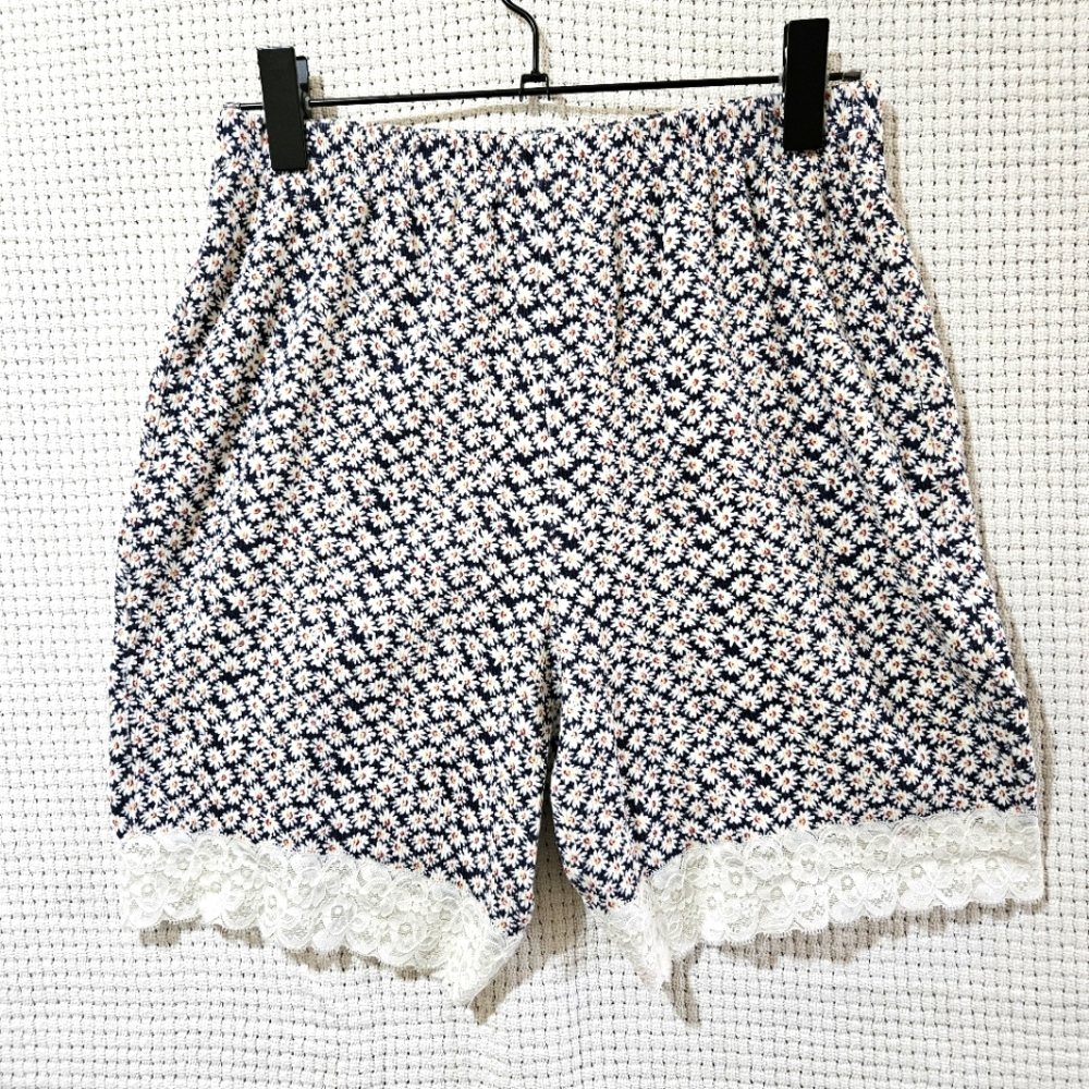 Floral Lace Trim Women's Shorts Lg